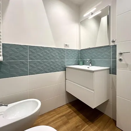 - Airport 8 Min - Ac - Smart Tv Apartman Genova