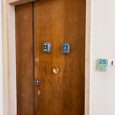 - Airport 8 Min - Ac - Smart Tv Apartmán *
